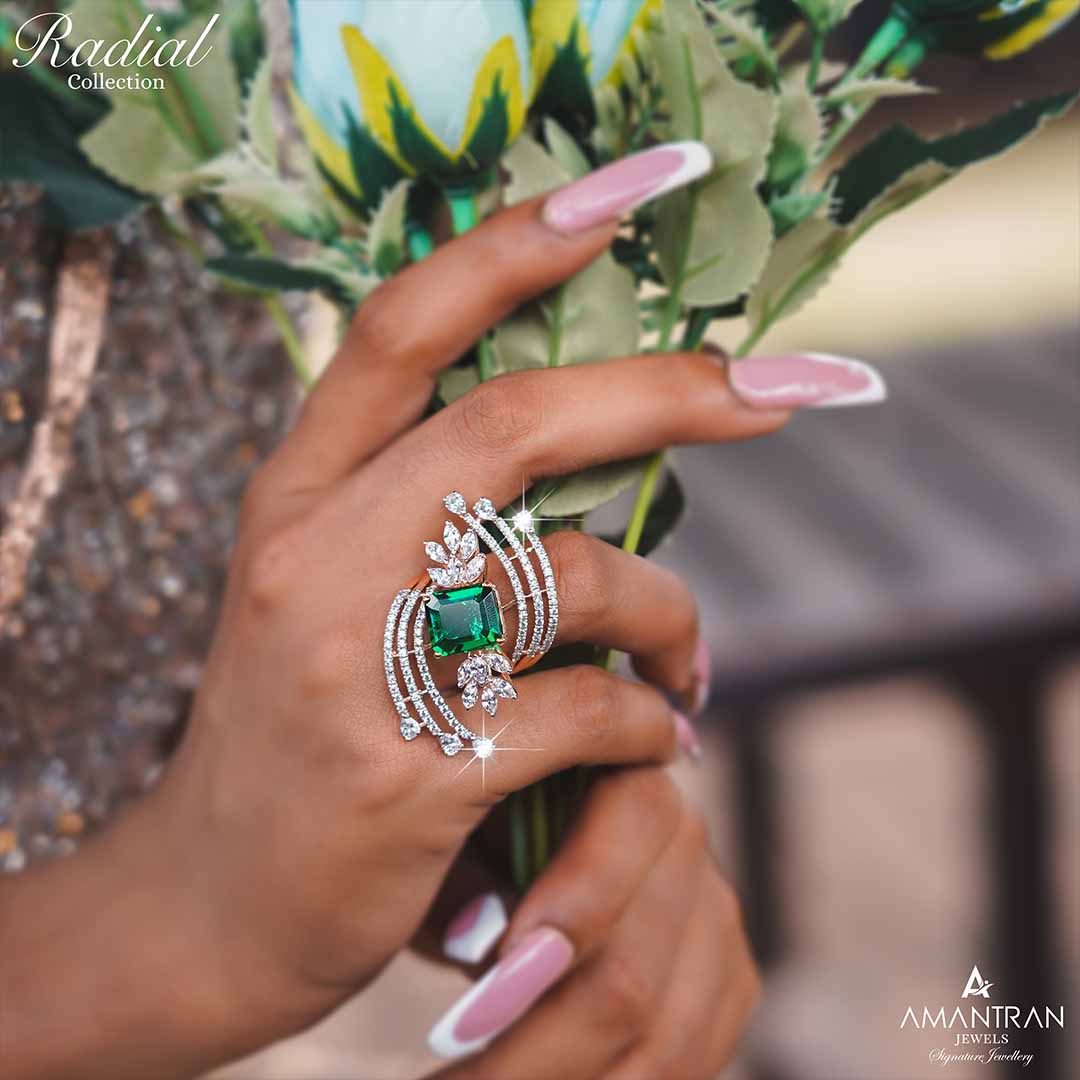 DAZZLING RING